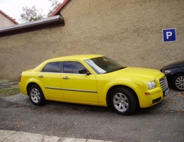 Chrysler 300C - protislunecni autofolie Llumar AT15