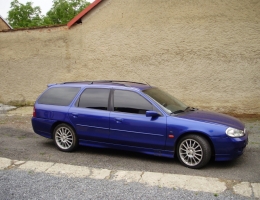 Ford Mondeo combi - protislunecni autofolie Llumar AT5