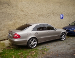 Mercedes Benz E instalace protislunecni autofolie Llumar AT20CH