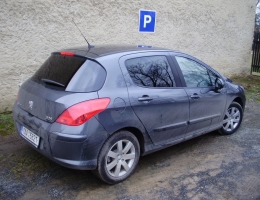 Peugeot 308 instalace protislunecni autofolie Llumar ATR15