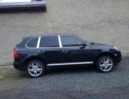 Porsche Cayenne instalace protislunecni autofolie Llumar AT5,35