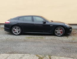 Porsche Panamera s autofóliemi LLumar ATR20,35
