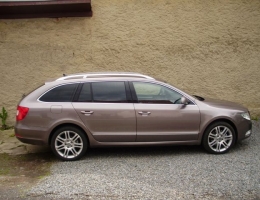 Skoda Superd combi instalace protislunecni a bezpecnostni autofolie Llumar ATR15+200um