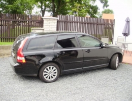 Volvo V50 instalace protislunecni a bezpecnostni autofolie Llumar ATR15,35